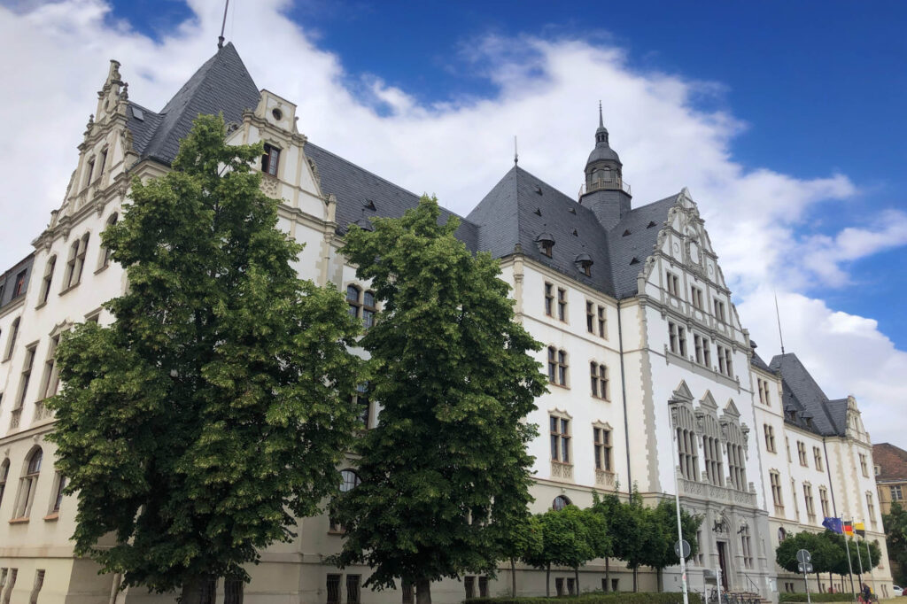 Technical Clarity for Listed Core Investments